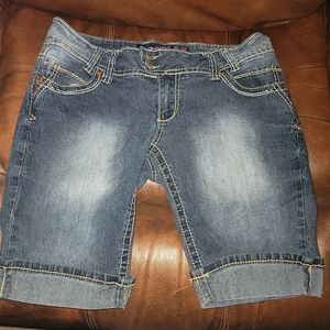Angels jean shorts. Juniors 11.